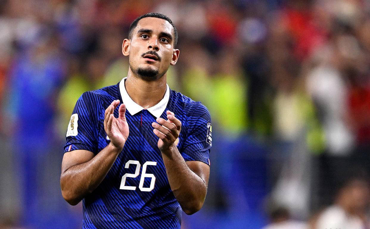切尔西锁定法甲国脚铁卫，拉克鲁瓦签约六年镇守蓝桥，阿隆索补全后防线